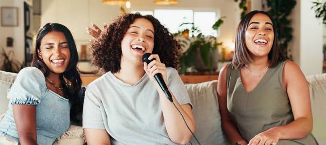 Women Who Rock: Iconic Female Artists to Sing on Karaoke - News | KaraFun