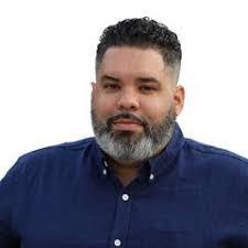 Luis Muniz's Instagram, Twitter & Facebook