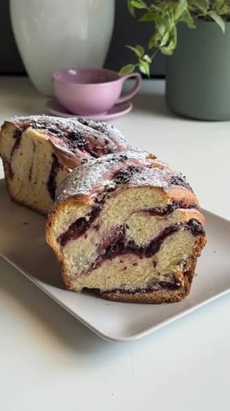 Siamo alla frutta 😄 E poi al dolce 😉👌 Il solito panbrioche ma con un  ripieno delizioso 😋 Vi lascio la Ricetta 300 gr di farina Manitoba o 0 1  uovo 40