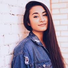 Melody Joy's Instagram, Twitter & Facebook