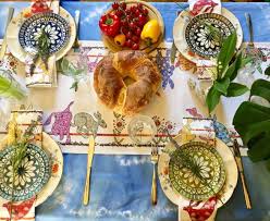 Why The Woman Who Invented The Table Runner Was A Genius Table Runners Dinner Party Table Table