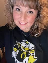 Lesley Bridges's Instagram, Twitter & Facebook