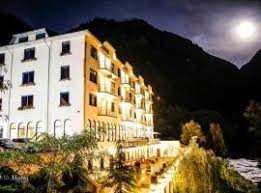 Ape minerale carbogazoase, feruginoase, calcice hipotone si hipertone, respectiv mofetele cu emanatii de gaze usor radioactive. Cele Mai Bune 10 Hoteluri Din BÄile Herculane PreÈuri De La 133 Lei