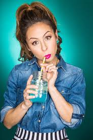 Johnson was a cast member on the series madtv dur. Exclusive Anjelah Johnson Will Never Stop Escaping Bon Qui Qui And That S Ok With Her Wusa9 Com