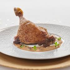 Cuisse De Canard Sauce Aux Morilles Repas Gastronomique Gastronomie Traiteur