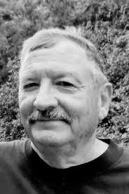 Laura Kinne's Instagram, Twitter & Facebook