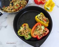 Peperoni ripieni in padella senza carne. Peperoni Ripieni Al Forno Con E Senza Carne Ricetta Passo Passo