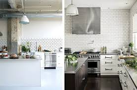 Decoración de cocina con azulejos decorados de cemento. Azulejos Color Blanco Para Tu Cocina Salon Moderno Decoracion Salones Modernos Remodelacion De Cocinas
