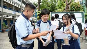Năm nay, điểm chuẩn vào lớp 10 chuyên anh cao nhất với 27 điểm, tiếp đó là lớp chuyên sinh với mức điểm chuẩn là 26,75. Iw5 Aoihyssfqm