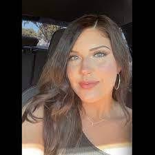 Amanda Kovac's Instagram, Twitter & Facebook