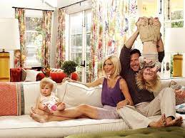 Celebrity Houses And Real Estate Family Room Makeover Celebrity Houses Tori Spelling