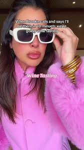 #winetastingoutfit #winetasting #fredericksburg #brookesbubblebar @Brooke’s  Bubble Bus @BuddyLove Clothing