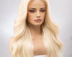 Rechte synthetische pruik 60 60, blonde synthetische pruik met veters  Little Wig Museum, luxe pruik, haarverlies, chemopruik alopeica,  cosplaykostuum
