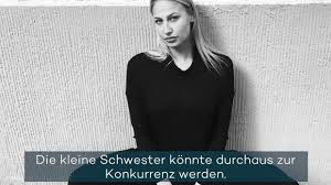 Lulu lewe adlı kullanıcının en iyi panoları. Sarah Connors Kleine Schwester Lulu Zeigt Ihren Heissen Body