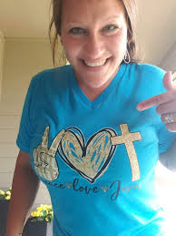 Hi! My name is Amanda! I'm from good ol' Bloomington Indiana and yes I'm a  very proud HOO HOO HOO HOOSIER! I'm a very new first time Gigi to a  precious little