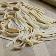 Pasta fresca all'uovo, pasta fresca senza uova, pasta fresca all'acqua! Tagliatelle Di Zucca Fatte In Casa Senza Uova