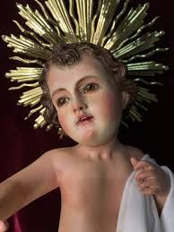 Nuestro Salvador, carísimos,, ha nacido: alegrémonos. No es en verdad justo  que nos entristezcamos en el día en que nace la vida, la cual dando fin a  todo temor de muerte, nos