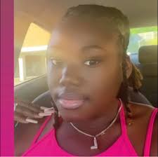 Who is a good nail tech in Cleveland, Ohio?