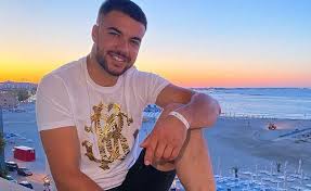 Cei doi parinti se bucura de venirea unui bebelus de 4 kg! CuliÈ›Äƒ Sterp A Aflat La Survivor Romania Sexul Copilului Pe Care Il AÈ™teaptÄƒ Iubita Sa Tvmania Ro