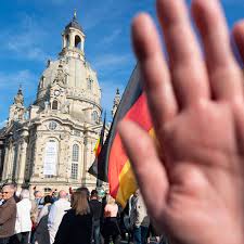Die pegida verteidigt christliche werte, die sie selbst nicht teilt, gegen ausländer, die es in dresden nicht gibt, aufgrund von gefährdungen, die nur in medien vorkommen, denen sie nichts glaubt. Pegida Es Sollte Nur Noch Darum Gehen Ihnen Das Handwerk Zu Legen Meinung