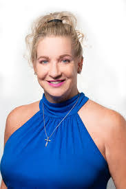 Amber Dines's Instagram, Twitter & Facebook