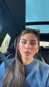 Olivia Sell's Instagram, Twitter & Facebook