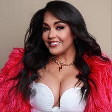 Jennifer Ante's Instagram, Twitter & Facebook