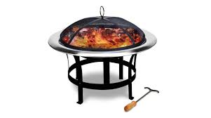 Las estufas para exterior a gas son muy útiles cuando queremos conseguir calefacción en el exterior, por ejemplo terrazas o jardines. Estufas Y Chimeneas De Exterior Para Calentarse En La Terraza O El Jardin Escaparate El Pais