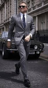 Former james bond star and british actor pierce brosnan recently shared his thoughts on the ongoing debate of which actor should be the next 007 agent after daniel craig. Daniel Craig Reveals He Plays James Bond As If He S Constantly High On Drugs
