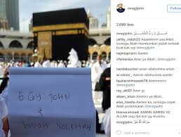 Ini contoh kutipan doa kanzul arsy (strategi penyesatan dan diceritakan dari rasulullah saw, ketika duduk dalam masjid sesudah shalat dhuha maka turunlah malaikat jibril di depan beliau memberi salam assalaamu'alaikum serta berkata : Kertas Doa Depan Kaabah