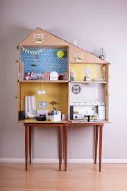 No importa si es una casa pequeña, una mansión o hasta un castillo, cuando decoras las casas de las muñecas, sólo tu imaginación es el límite. 35 Ideas Para Hacer Una Casita De Munecas Entre Actividades Infantiles