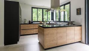 Cuisine De Bois Et D Anthracite Macoretz Agencement Cuisine Anthracite Cuisine Moderne Agencement Cuisine