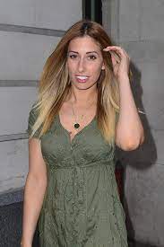 Her debut single, a cover of driving home for christmas, was released in december 2011.solomon then released her debut studio album, shy. Single Stacey Solomon Shows Off Her Killer Abs After Speaking Out In Body Shaming Debate Mirror Online