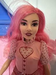 Disney Descendants: The Rise of Red Singing Bridget, Young Queen of Hearts 