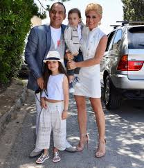 Με απολογία ξεκίνησαν τη μέρα τους η κατερίνα καραβάτου και ο κρατερός κατσούλης. Karabatoy Katsoylhs H Prwtotyph Mpomponiera Poy Edwsan Stoys Kalesmenoys Ths Baptishs Toy Gioy Toys Fthis Gr