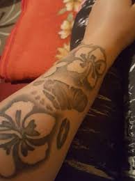 Während der eigene oder der des kindes noch auf früher wurden oft die namen der eltern oder großeltern, vor allem bei jungen übernommen. Tattoos Mit Namen Der Kinder Stolze Eltern Bis Unter Die Haut Sparbaby De