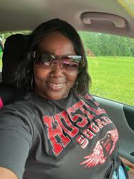 Only thing I bring when I go outside with my man 😌