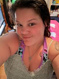 tank maintenance definitely needed to be done today for both dragons.  they're only ever used to being fed handled by me so my bf had a hell of a  time feeding them