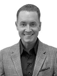 Travis Farrar's Instagram, Twitter & Facebook