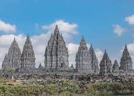Pengaruh hindu budha dalam bidang politik dan pemerintahan pengaruh hindu budha dalam bidang politik dan sistem pemerintahan yang berlangsung sebelum agama hindu dan budha masuk yaitu pemerintahan kesukuan yang mencakup. 6 Pengaruh Agama Dan Kebudayaan Hindu Budha Terhadap Masyarakat Indonesia Rajinlah Id