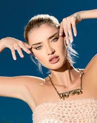 Victoria Cain's Instagram, Twitter & Facebook