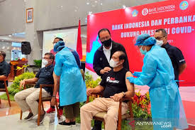 Kejar paket apa bisa jadi pegawai bank? Bi Vaksinasi Covid 19 Karyawan Perbankan Di Bali Hampir 100 Persen Antara News