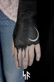 Men Blackwork Tattoo On Hand Hand Tattoos Solid Black Tattoo Tattoo Designs