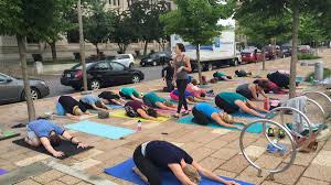 Her goal is to give her guests the best desired outcome while maintaining the integrity of their hair. Dmjuice