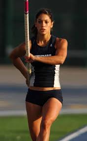 Tout va tellement vite de nos jours, et la toile peut s'enflammer comme une trainée de poudre pour quelques mots, ou une seule photo. 10 Ans Apres Sa Celebre Photo Cette Athlete Olympique Se Confesse Soolide