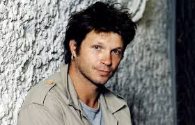 En janvier 2010, l'ancienne femme de bertrand cantat, chanteur de noir désir, se suicidait. Biographie De Bertrand Cantat