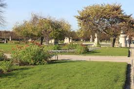 Les Jardins Des Tuileries Jardins Jardin Des Tuileries Parterre De Fleurs
