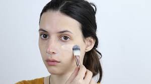 Lucinka starts on the outside of her face, working inwards to ensure her foundation is evenly distributed. How To Apply Foundation 13 Steps With Pictures Wikihow