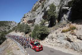 El líder provisorio de la vuelta a españa primož roglic, afirmó este domingo al concluir la segunda jornada de la ronda ibérica que ha sido un día de tensión que ha logrado superar sin inconvenientes junto a su equipo y agregó que no conoce el picón blanco, punto de meta de la tercera fracción a desarrollarse este lunes. Qnhshfh7eolulm