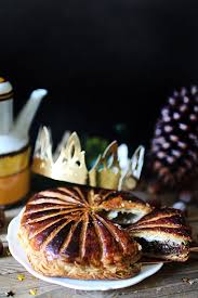 Galette Des Rois Aux Noisettes Grillees Et Au Chocolat Royal Chill Blog Cuisine Voyage Et Photographie Recette Galette Des Rois Noisette Blog Cuisine Galette Des Rois